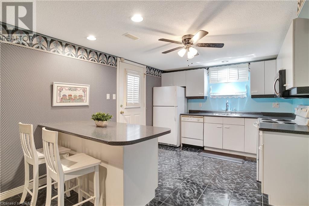 387 STRAWBERRY Crescent