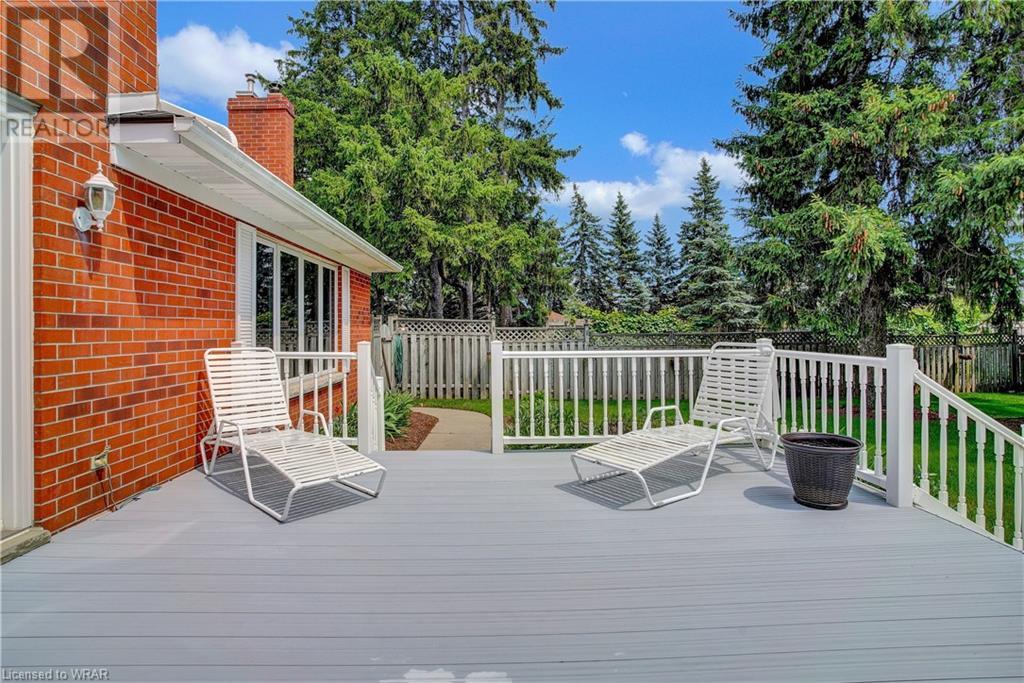 387 STRAWBERRY Crescent