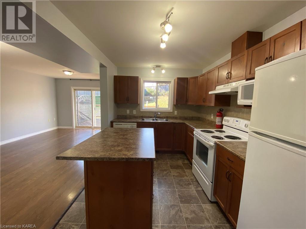 32 KARLEE Court