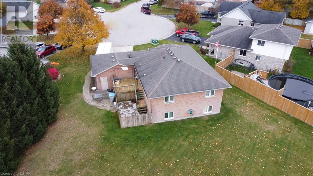 16 WALNUT Court