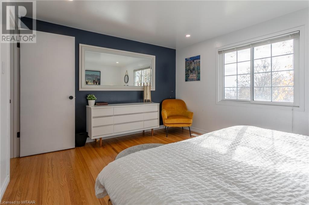 903 SUNSET Boulevard