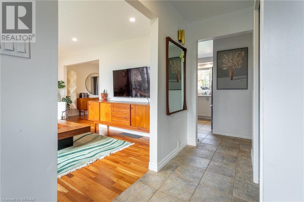 903 SUNSET Boulevard