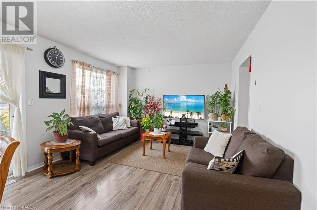 307 VANGUARD Court