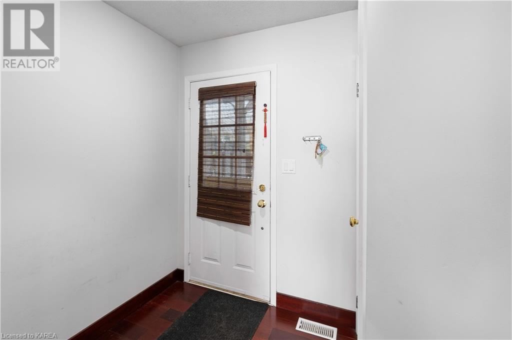 307 VANGUARD Court