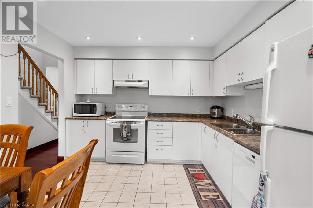 307 VANGUARD Court