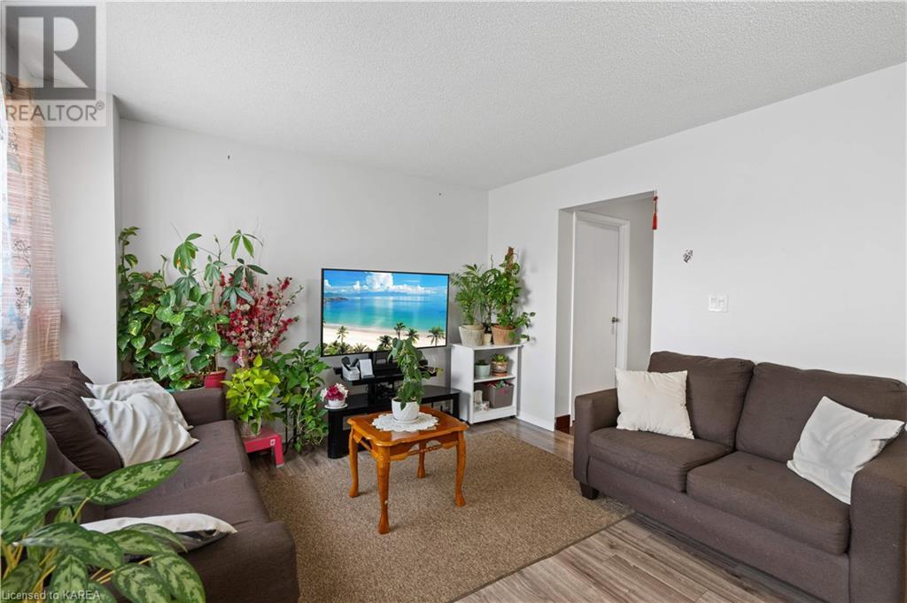 307 VANGUARD Court