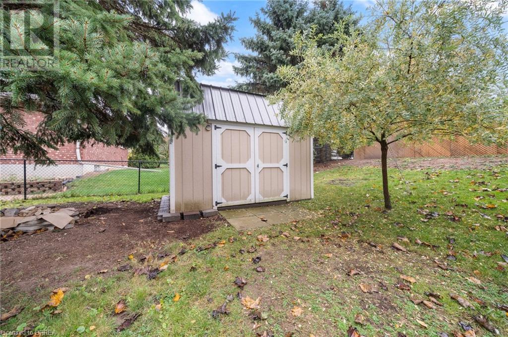 14 WINDSOR Drive