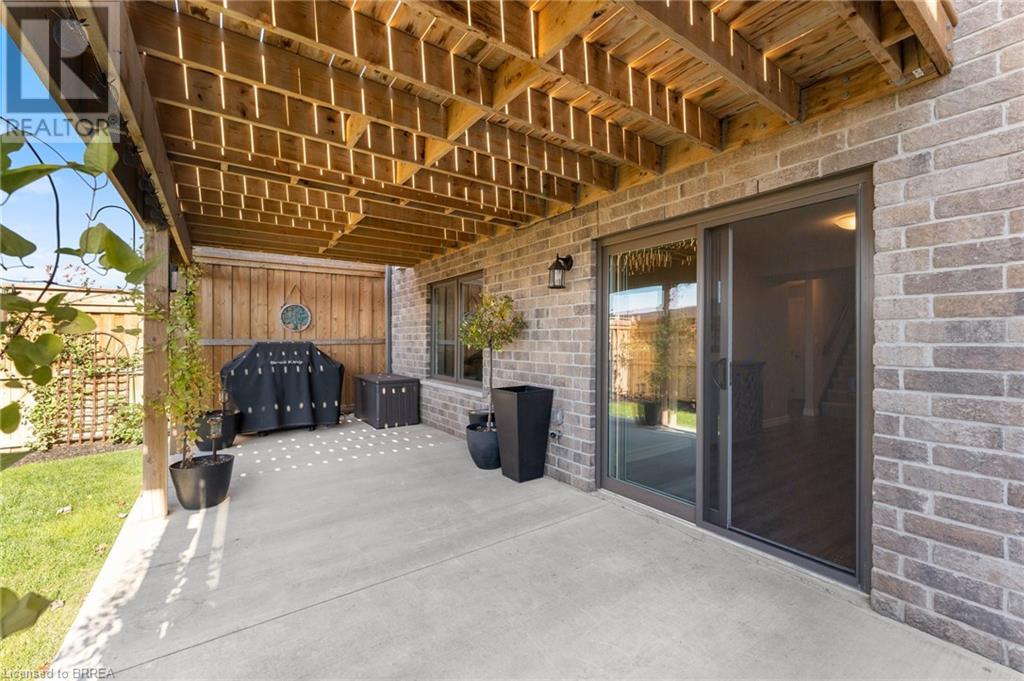 18 WINTERBERRY Lane