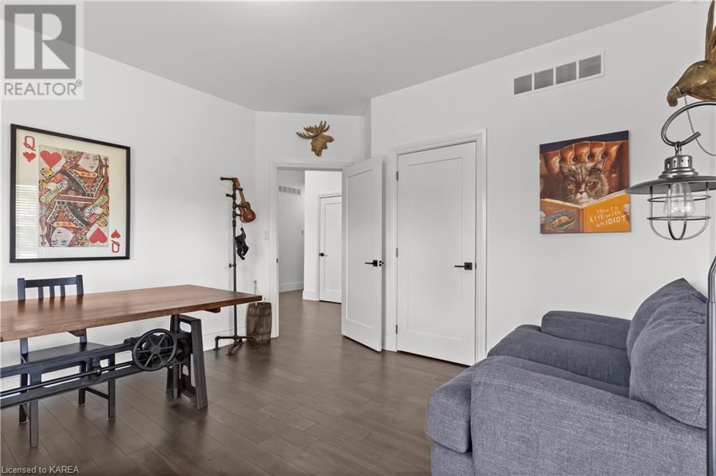876 ROSHAN Drive