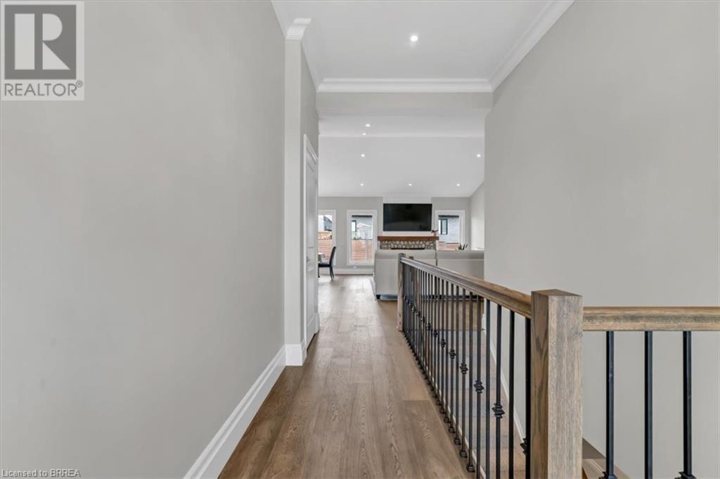 16 PARKHILL Lane