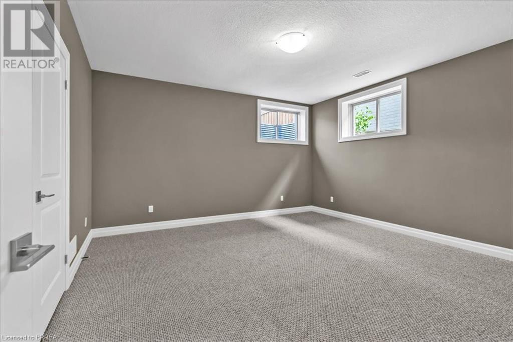 16 PARKHILL Lane