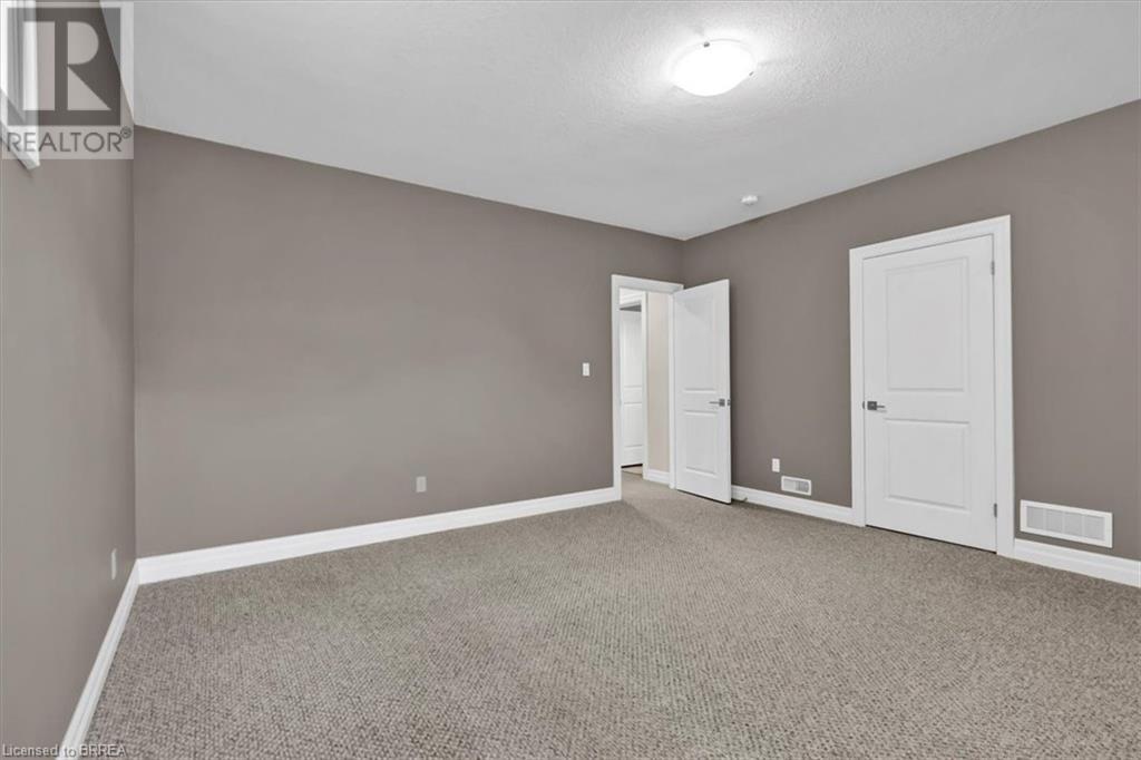 16 PARKHILL Lane