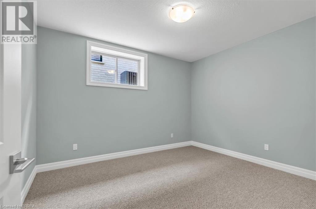 16 PARKHILL Lane