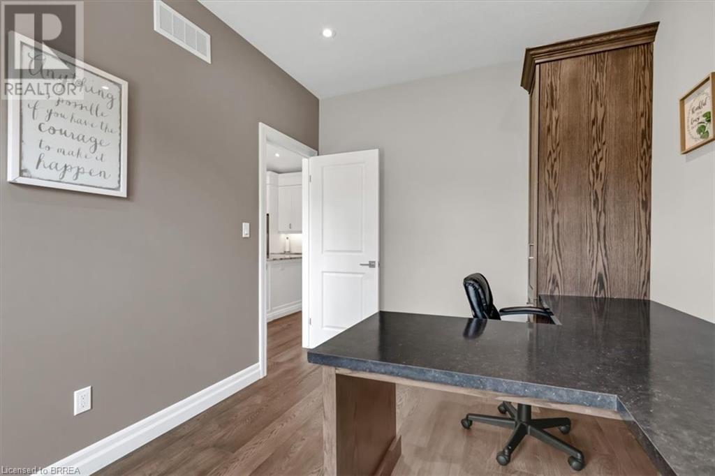 16 PARKHILL Lane