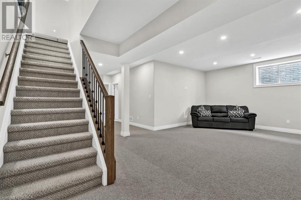 16 PARKHILL Lane