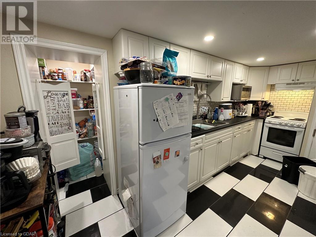 196 SILVERCREEK Parkway S