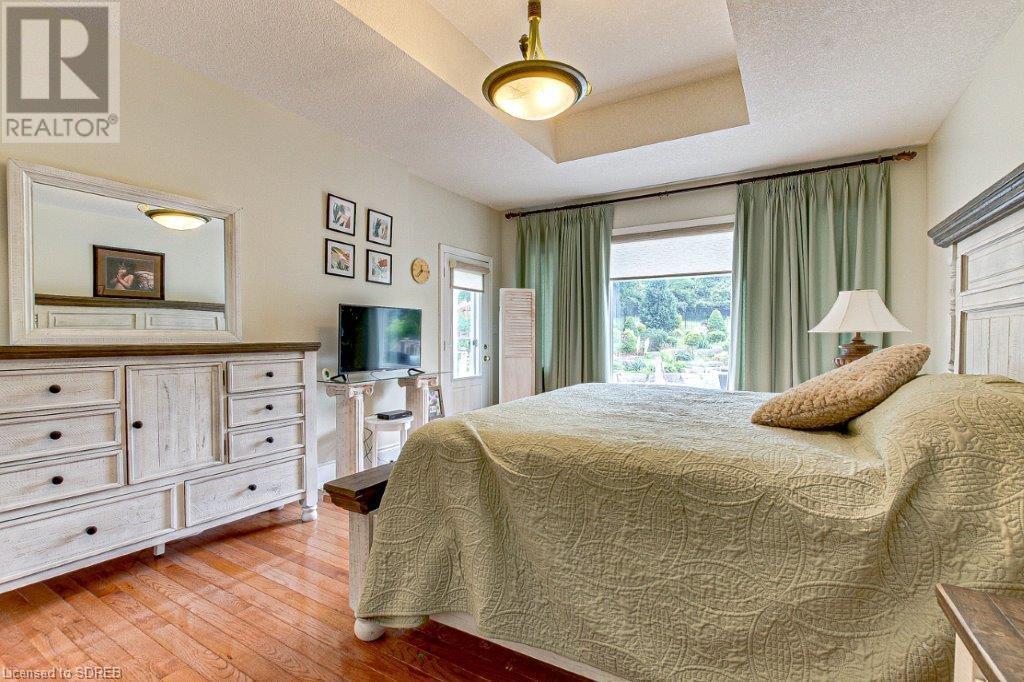 21 CLOVERLEA Crescent