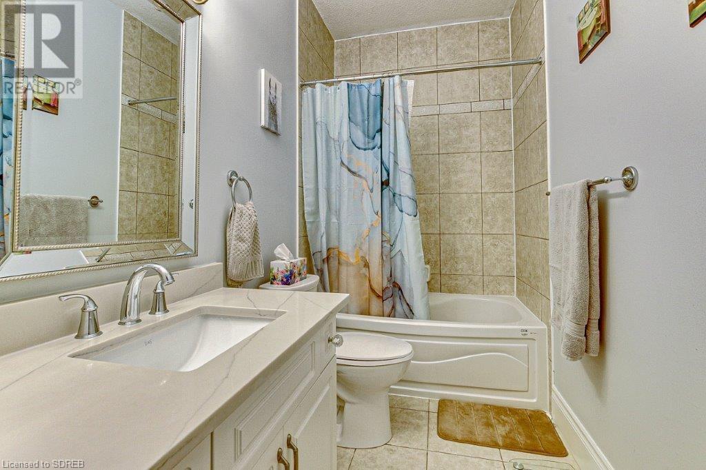 21 CLOVERLEA Crescent