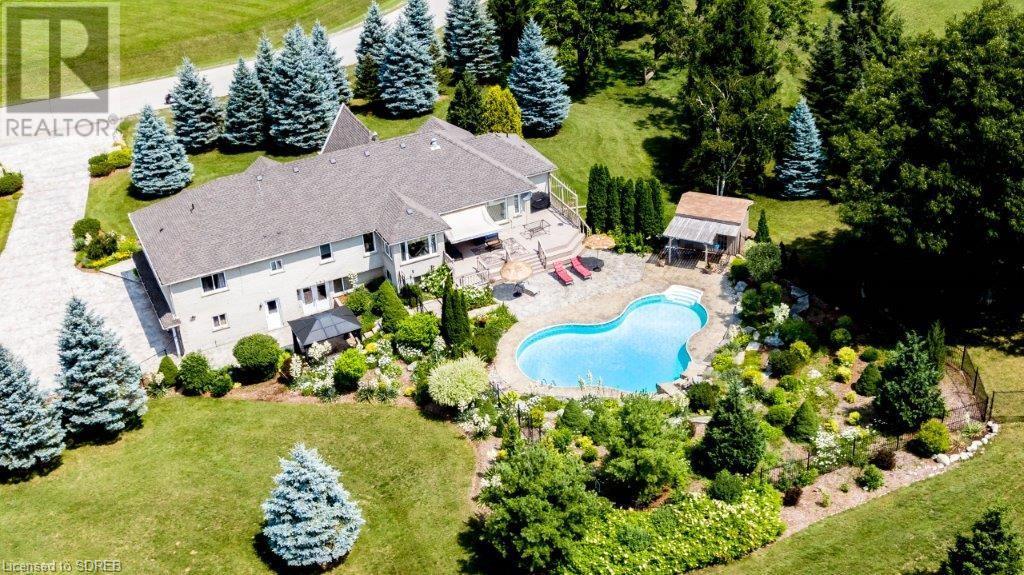 21 CLOVERLEA Crescent