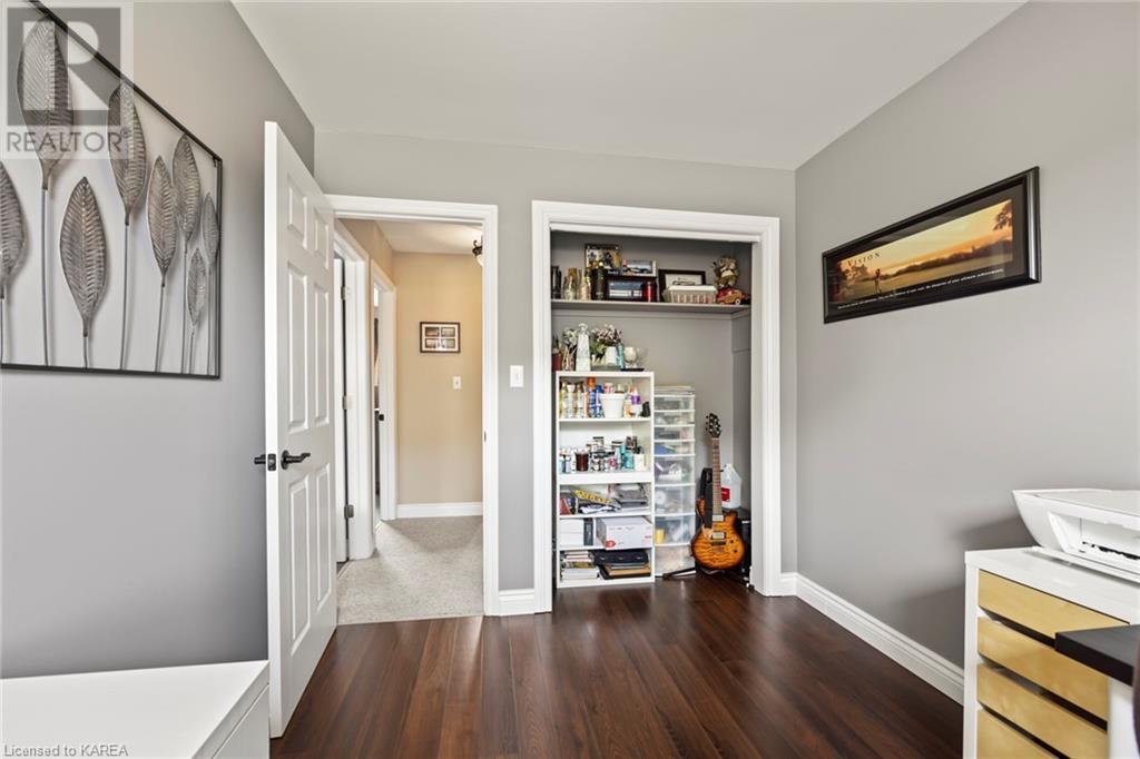 1314 WAVERLEY Crescent