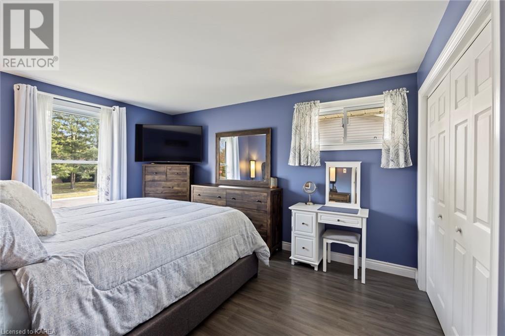 1314 WAVERLEY Crescent
