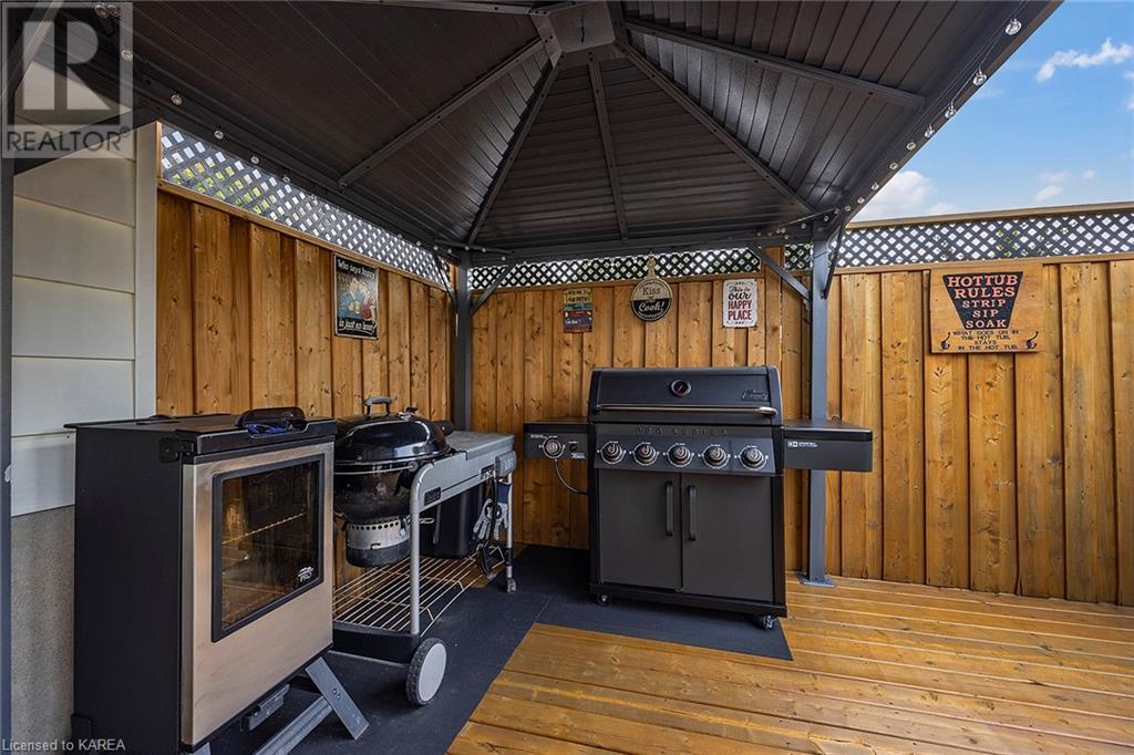1314 WAVERLEY Crescent