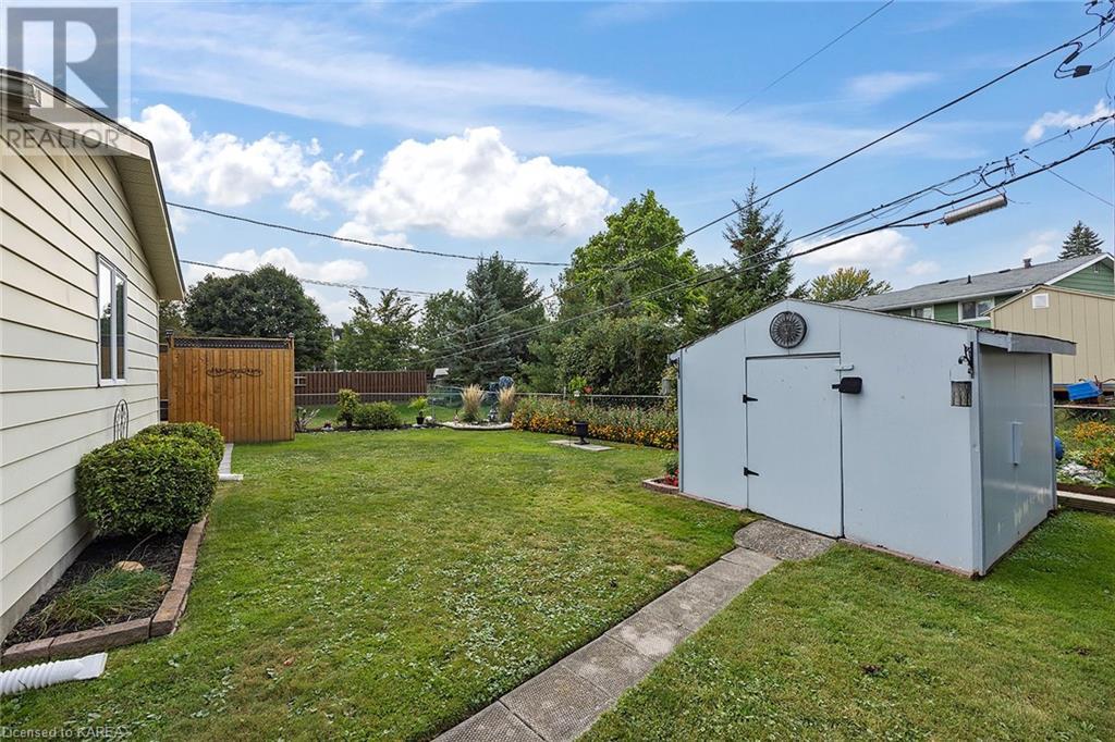 1314 WAVERLEY Crescent