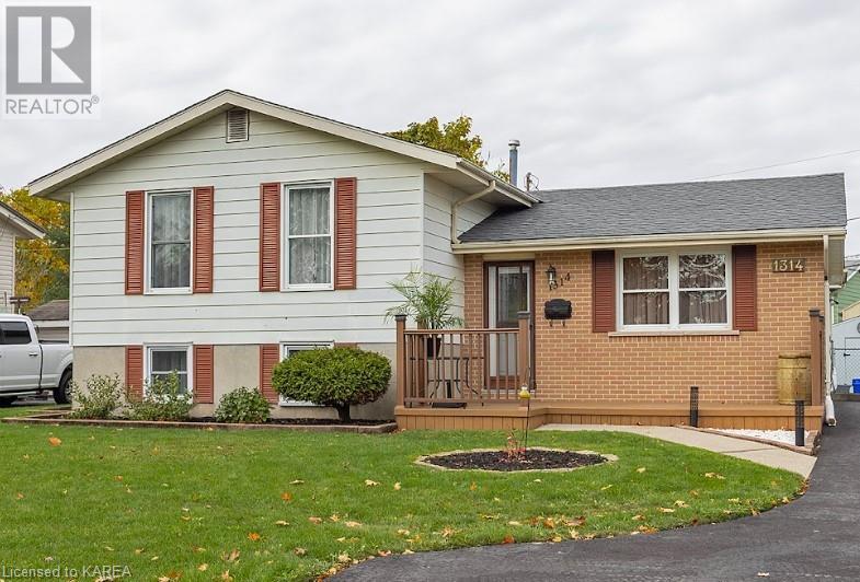 1314 WAVERLEY Crescent