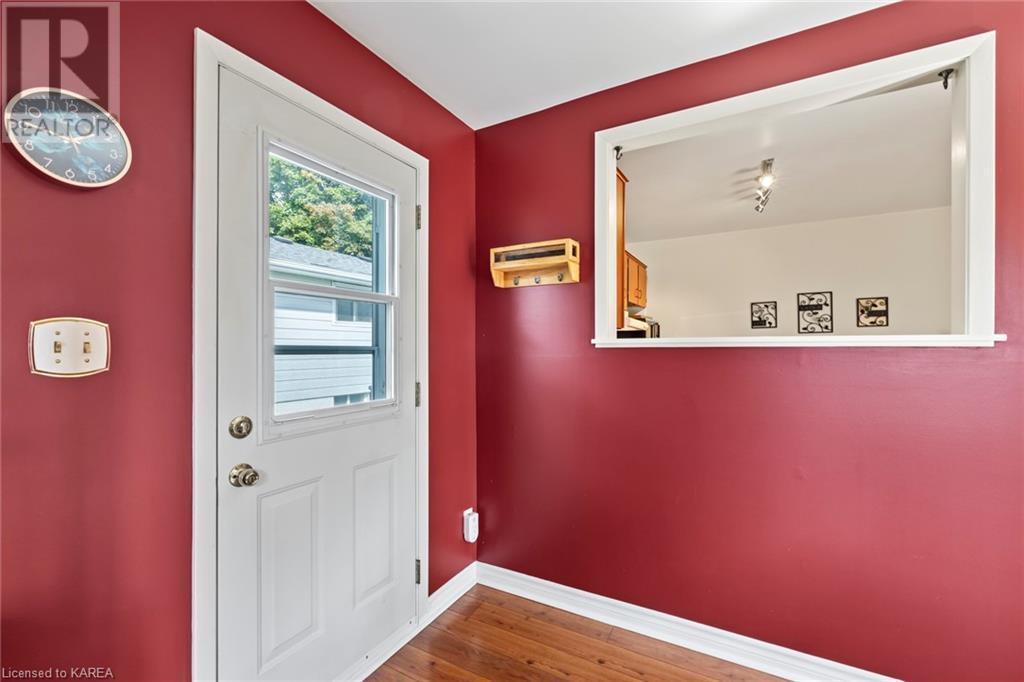 1314 WAVERLEY Crescent
