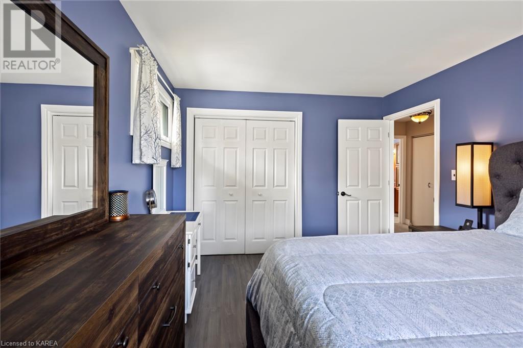 1314 WAVERLEY Crescent