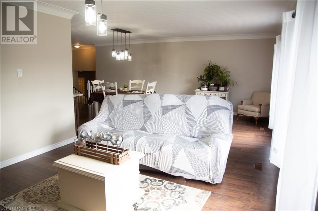 5 SIMCOE Boulevard