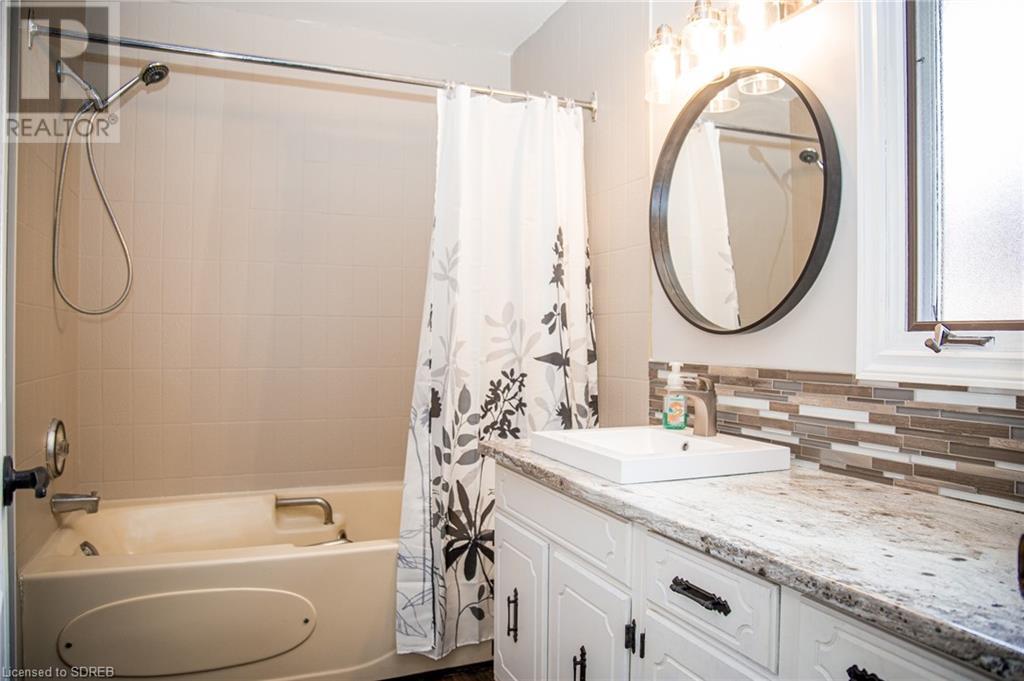 5 SIMCOE Boulevard