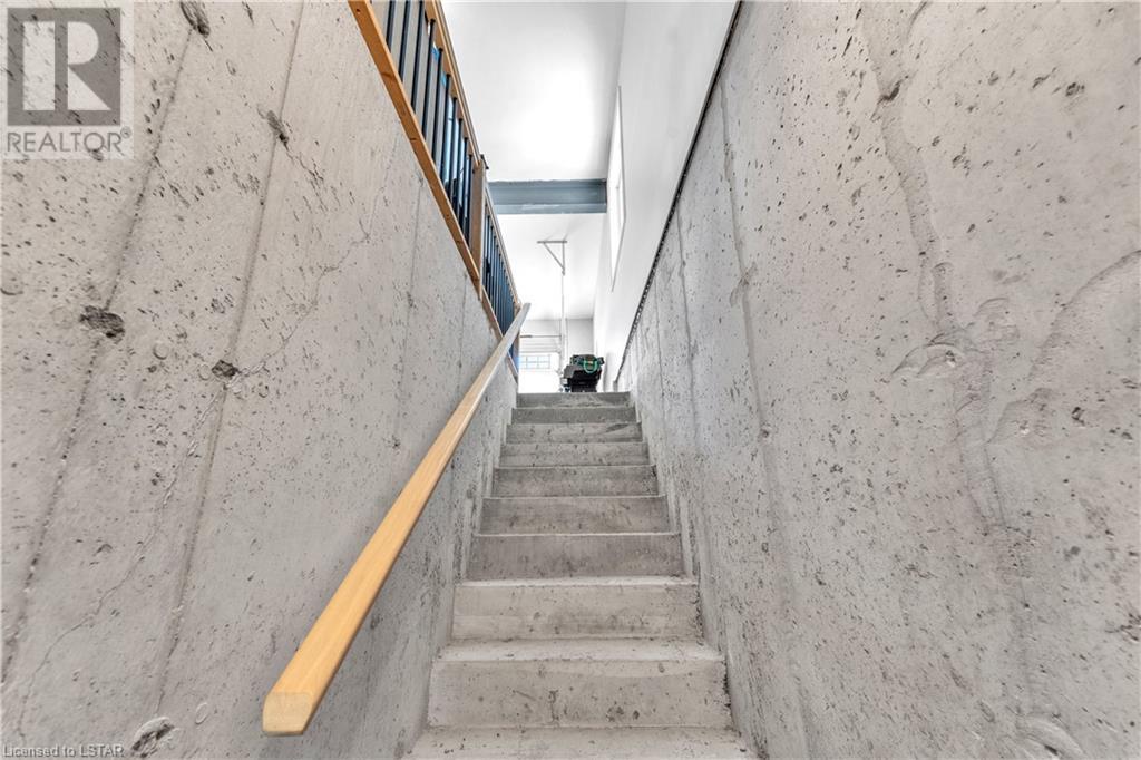 70 WOLVEN Street