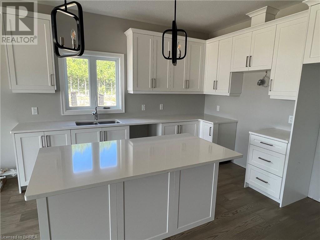 2 VANROOY Trail