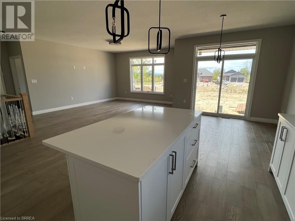 2 VANROOY Trail