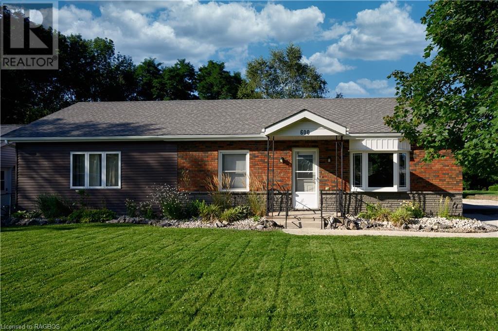 600 26TH Street W