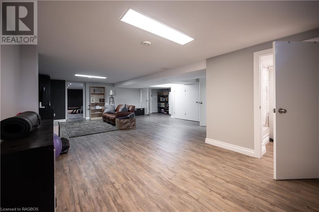 600 26TH Street W