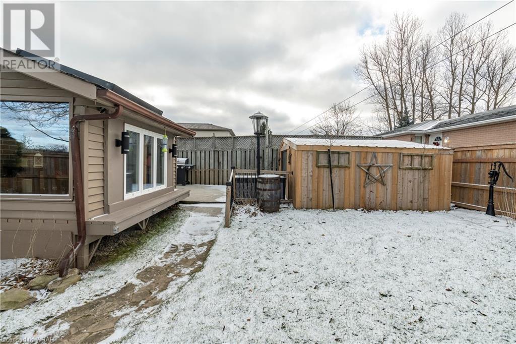 399 STRATHALLAN Street