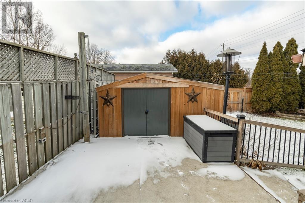 399 STRATHALLAN Street