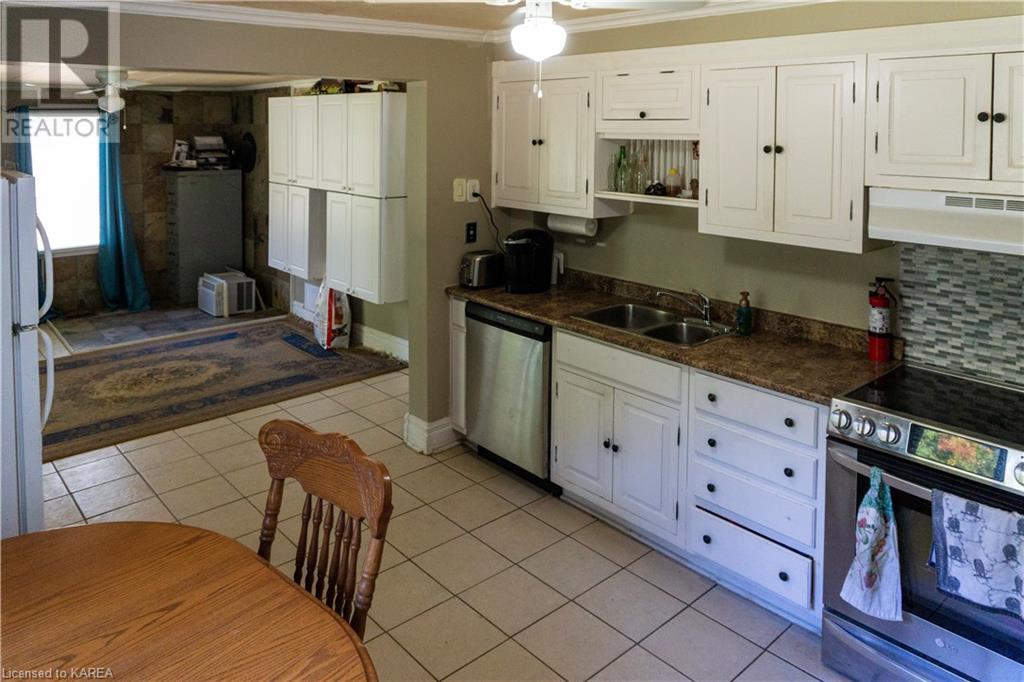 254 RIVER Street W