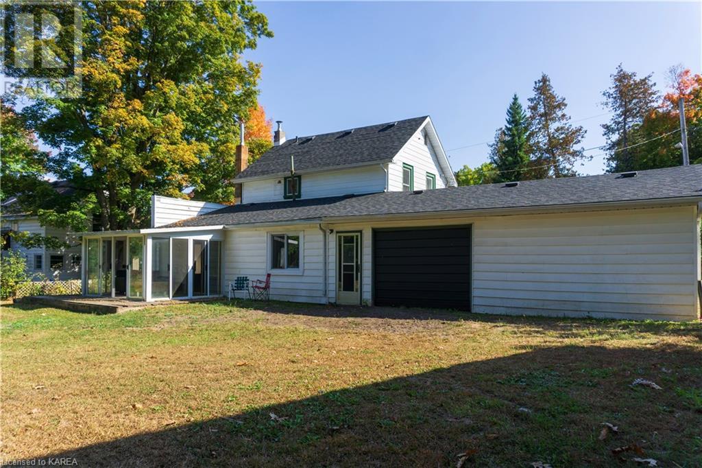 254 RIVER Street W