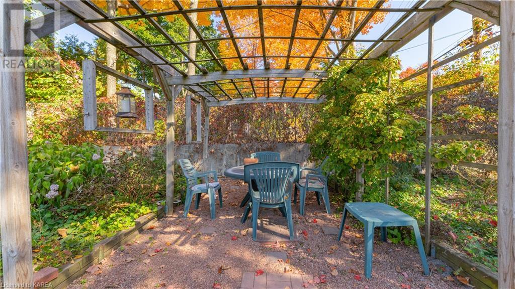 326 GLENGARRY Road