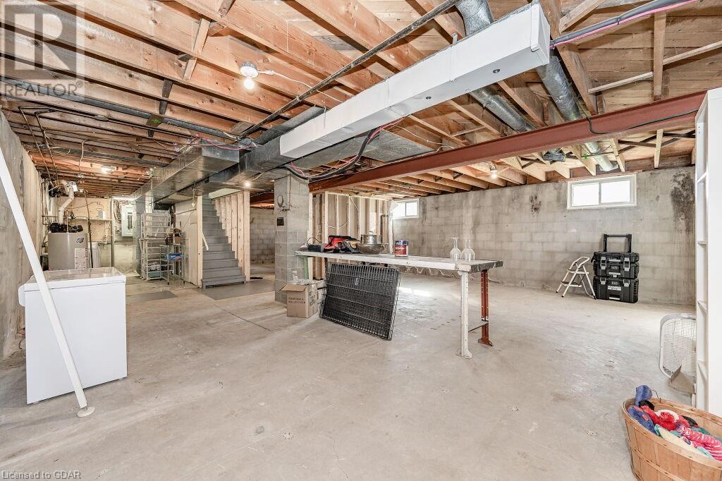 4 LOCKYER Road