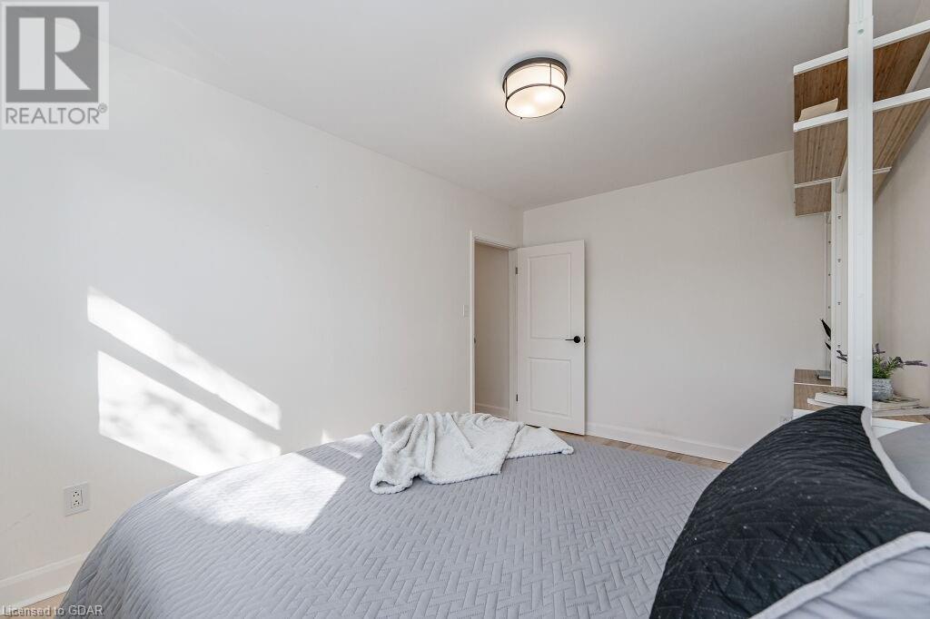 4 LOCKYER Road