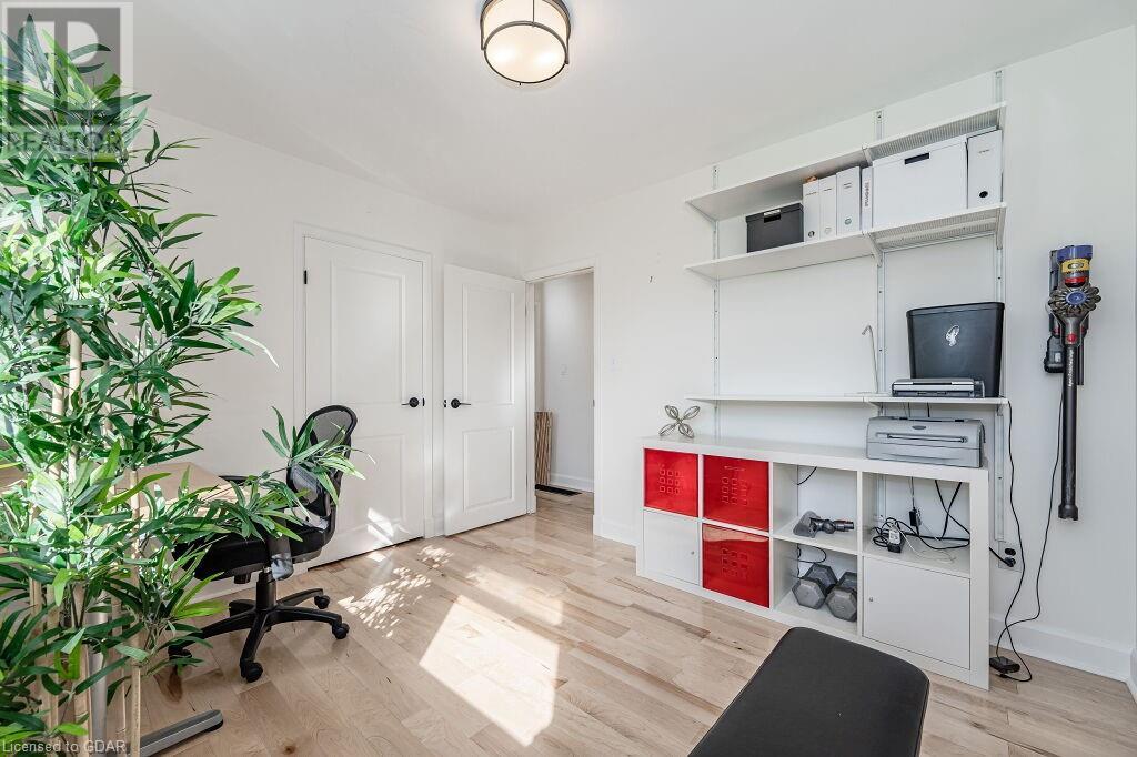 4 LOCKYER Road
