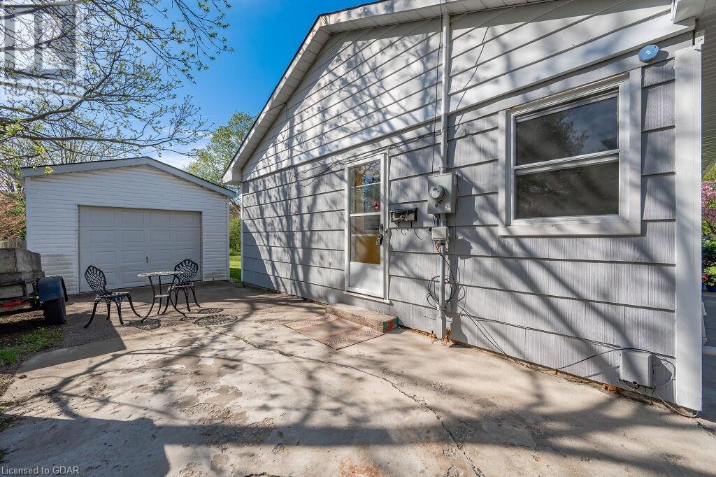 4 LOCKYER Road