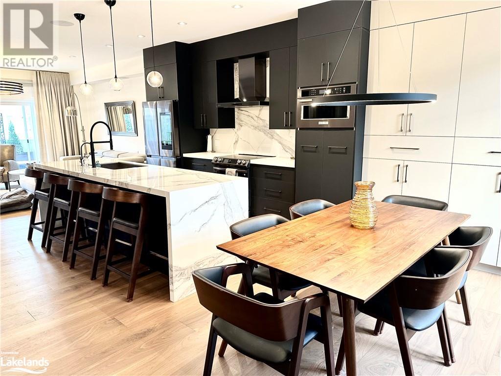 22 MONTCLAIR Mews