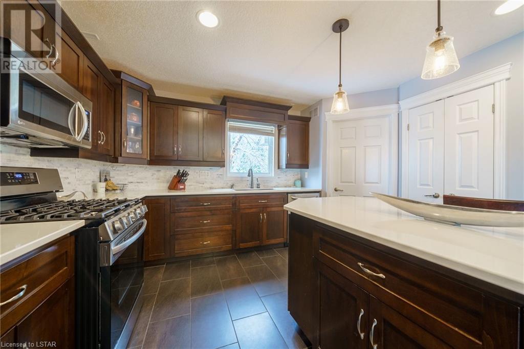549 DARCY Drive