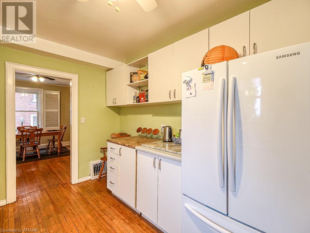 277 VANSITTART Avenue