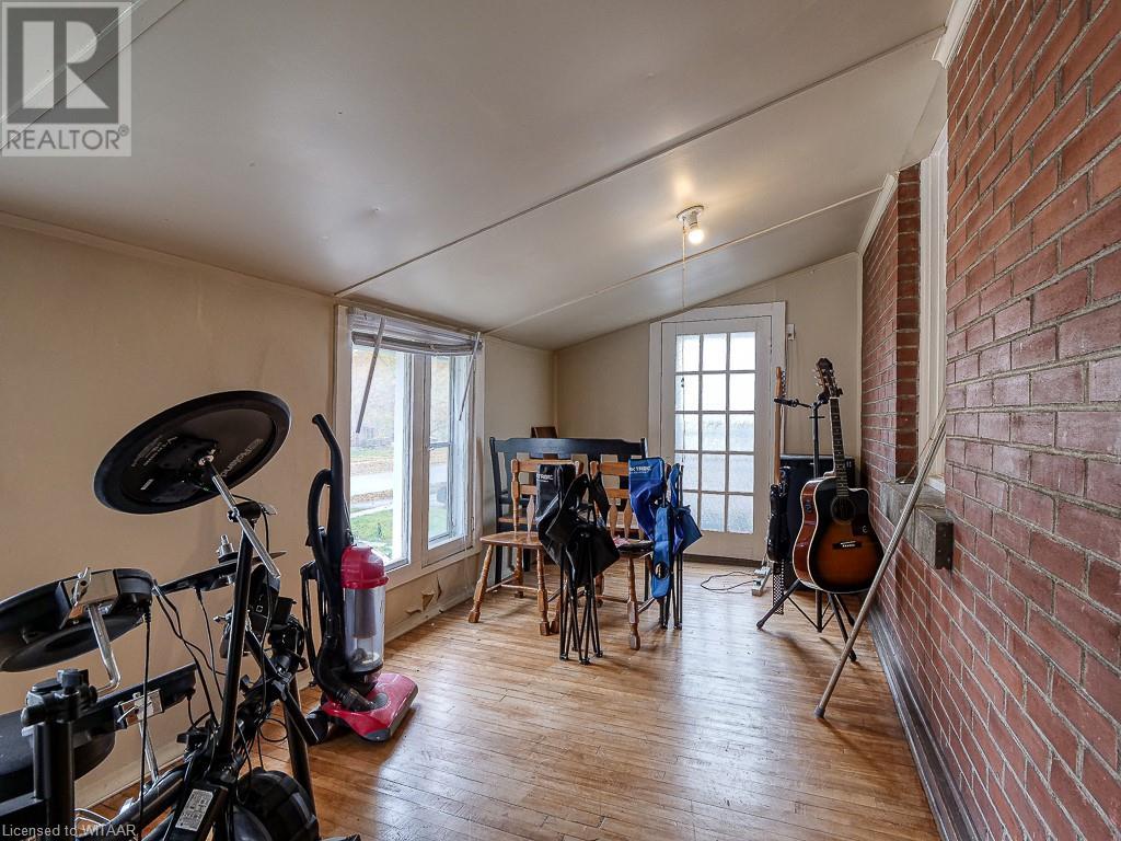 277 VANSITTART Avenue